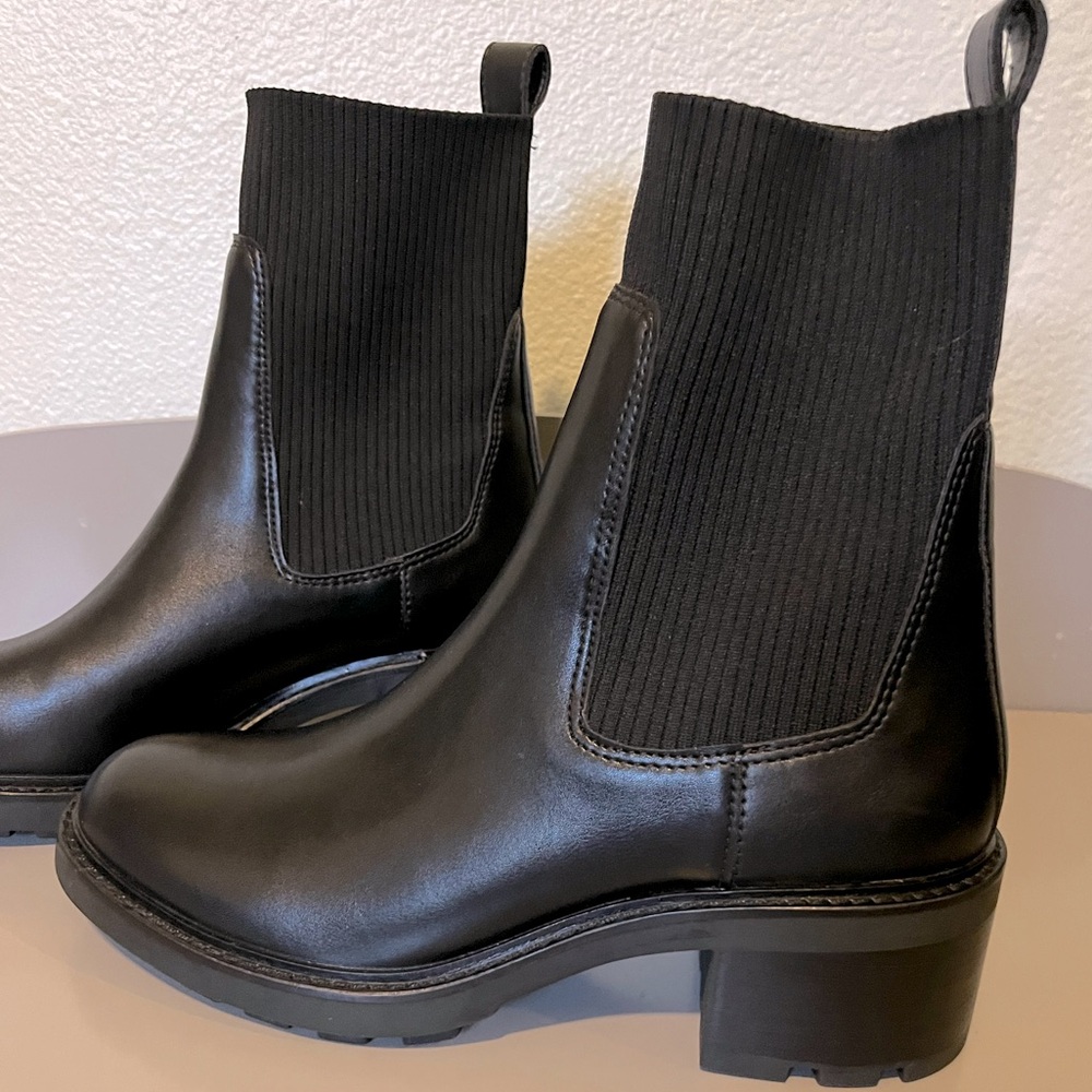 Steve Madden Kiley Black Chelsea Heeled Bootie 9M - Picture 6 of 8